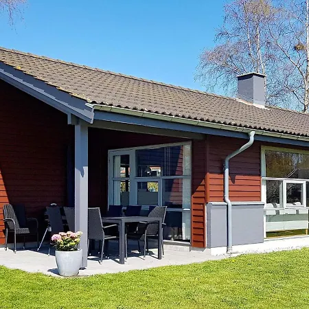 Two-bedroom Holiday In 2 *